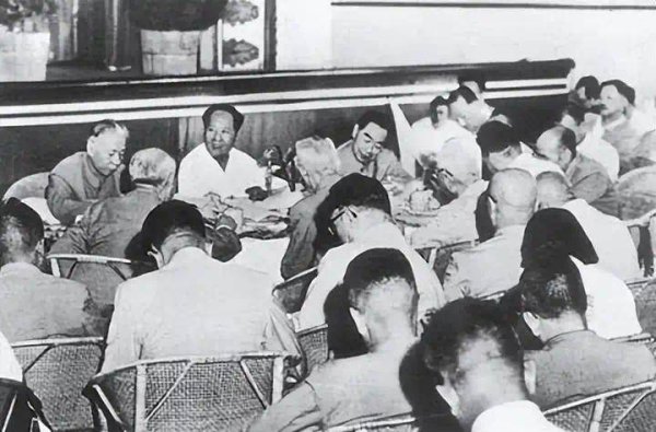 配资炒股配资 杨尚昆披露：庐山会议毛泽东批彭德怀真相，那封意见书是方向变换的关键