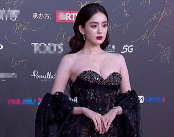 配资开户 红毯这一夜，47岁马伊琍的“中年尴尬”被展现得淋漓尽致
